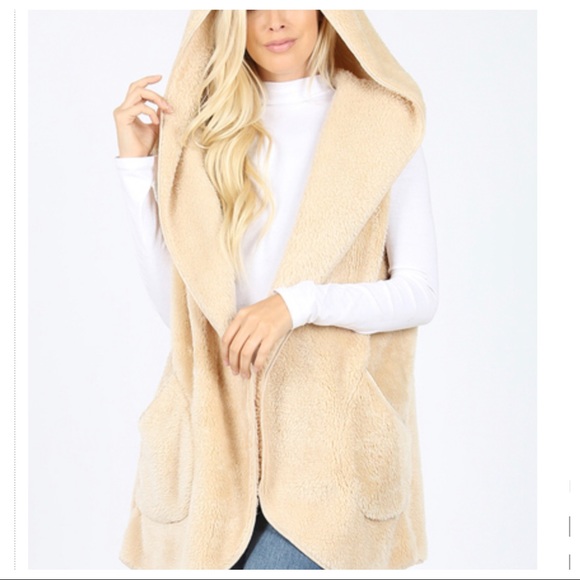 ShopEvelynne Jackets & Blazers - Beige Sherpa soft hooded open vest with pockets